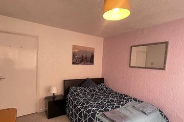 Apartment for 8 People in Wakefield, West Yorkshire, Photo 3