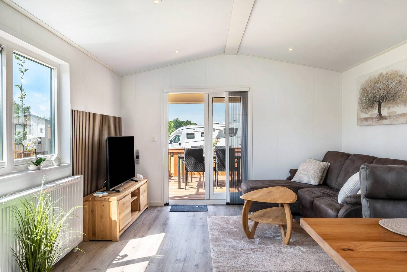 Hotels are a thing of the past – New chalet with nature views by a large lake in Dörverden, Aller-Leine Valley