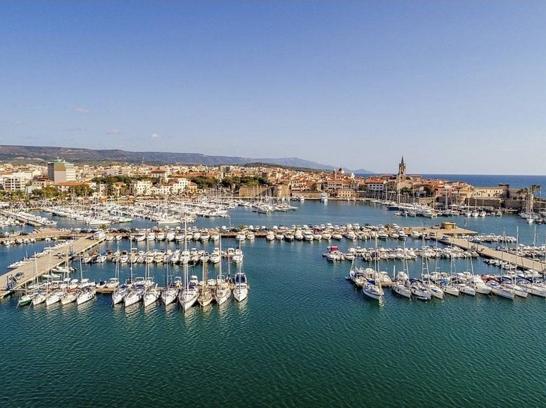 Geheel appartement, Charming Rina Sea Studio Apartment - Central Air-Con & Wifi sleeps 2 persons in Lido San Giovanni, Alghero
