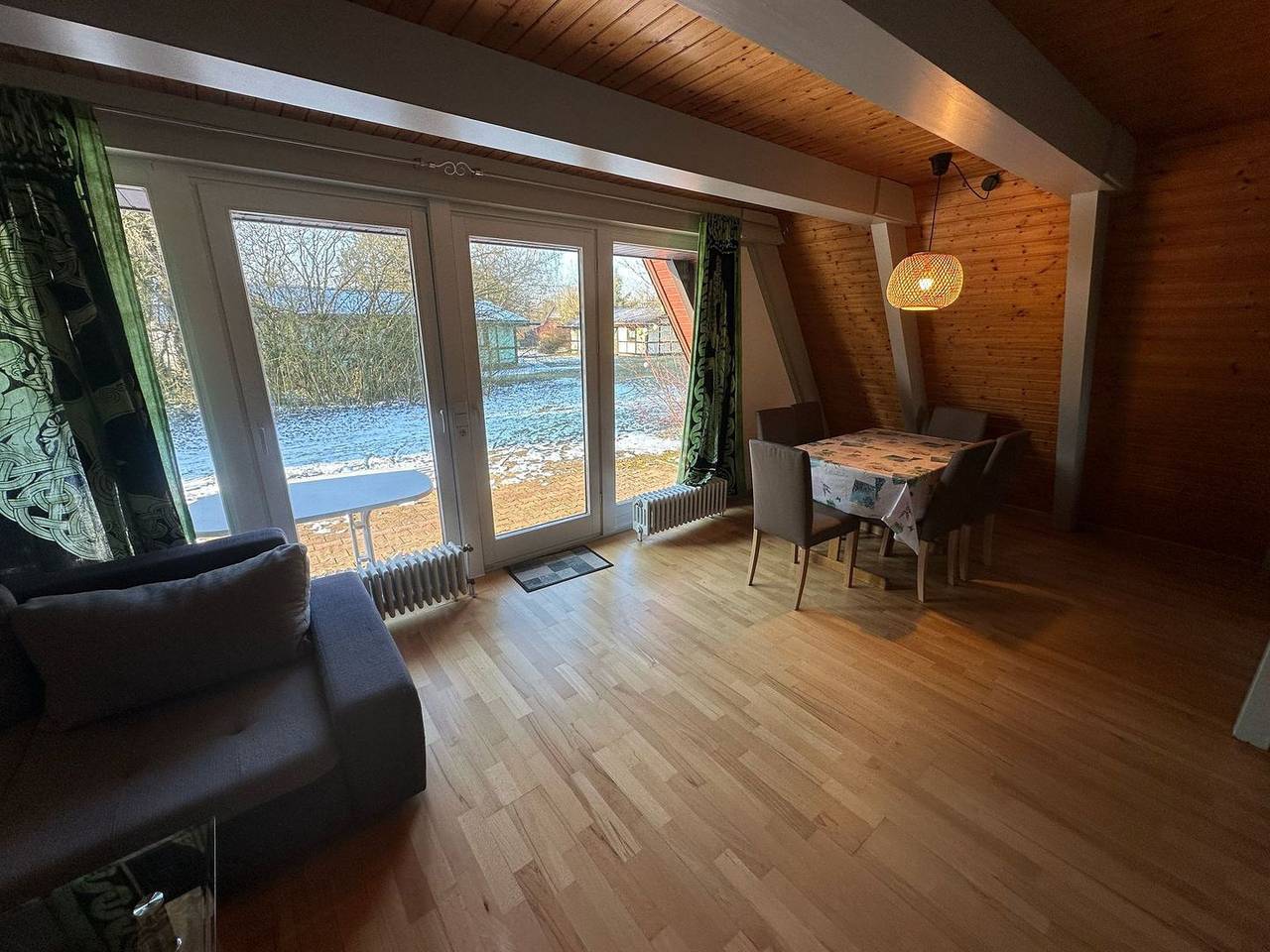 Voll ausgestattetes Ferienhaus "Winnetou" Nr.104 im Grünen mit Terrasse in Waldbrunn, Neckar-Odenwald-Kreis