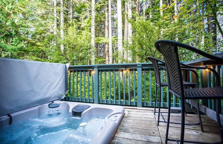 Holiday apartment for 6 people, with terrace and hot tub in Whistler