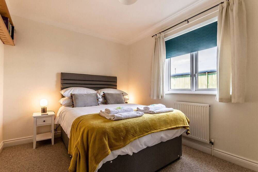 Stylish townhouse by the Quay with parking in Exeter, Devon