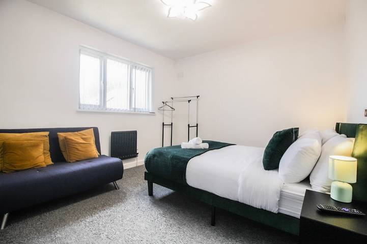 Hockley 4-Bed, Sleeps 12 w/ Garden & Free Parking in Birmingham, Birmingham y alrededores