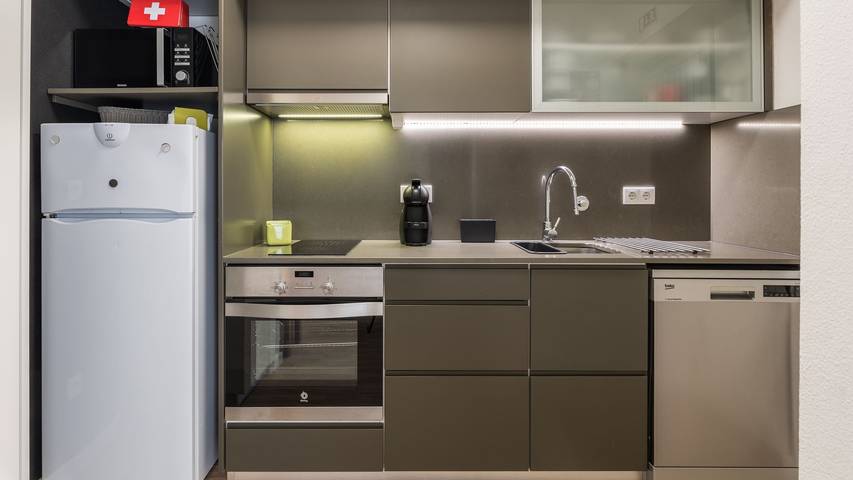 Ganze Wohnung, Ferienwohnung für 3 Personen mit Terrasse in Vilamoura, Quarteira