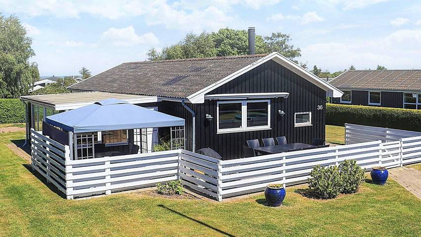 Feriehus for 8 personer, med hage, dyr tillatt i Hasmark