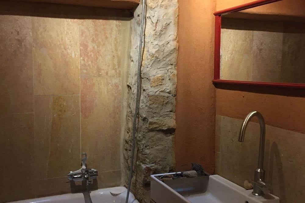 Ganze Wohnung, 2 Zi.Wohnung im mittelalterlichen Dorfkern in Waldenburg (Schweiz), Aargau-Basel