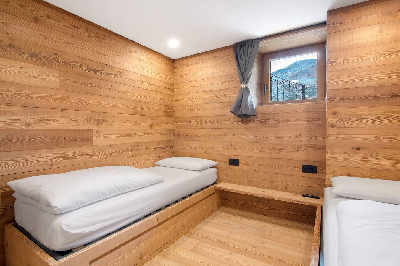 Camera 'Tambò' con vista lago, giardino condiviso e Wi-Fi in Madesimo, Valtellina
