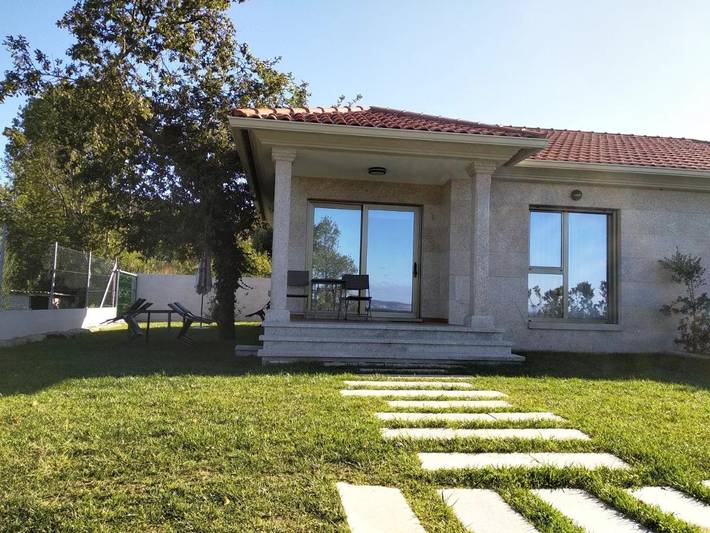 Ferienhaus für 6 Personen, mit Balkon und Terrasse sowie Garten und Ausblick