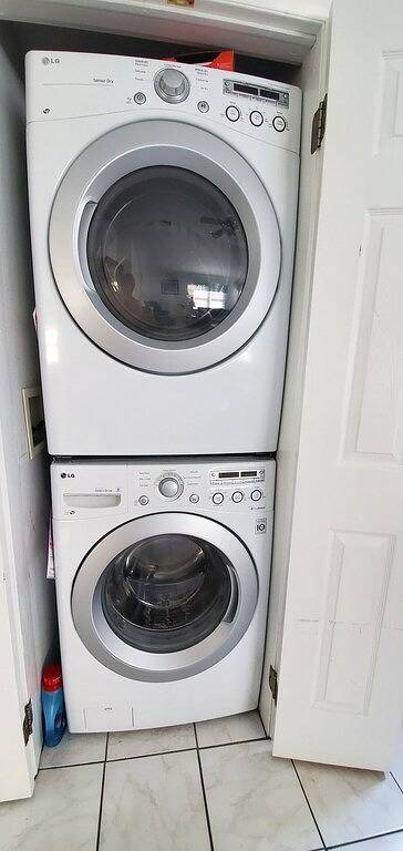 Ganze Wohnung, Ocean Block, 500 Fuß zum Strand - Large, Sunny, 2Br / 1Ba 2nd Fl Apt. in Toms River, Ocean County