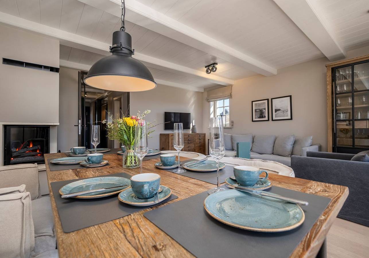 Exkl. Luxus-Hausteil unter Reet mit 4 Zimmern auf ca. 150 m², für bis zu 6 Pers. in Wenningstedt, Sylt