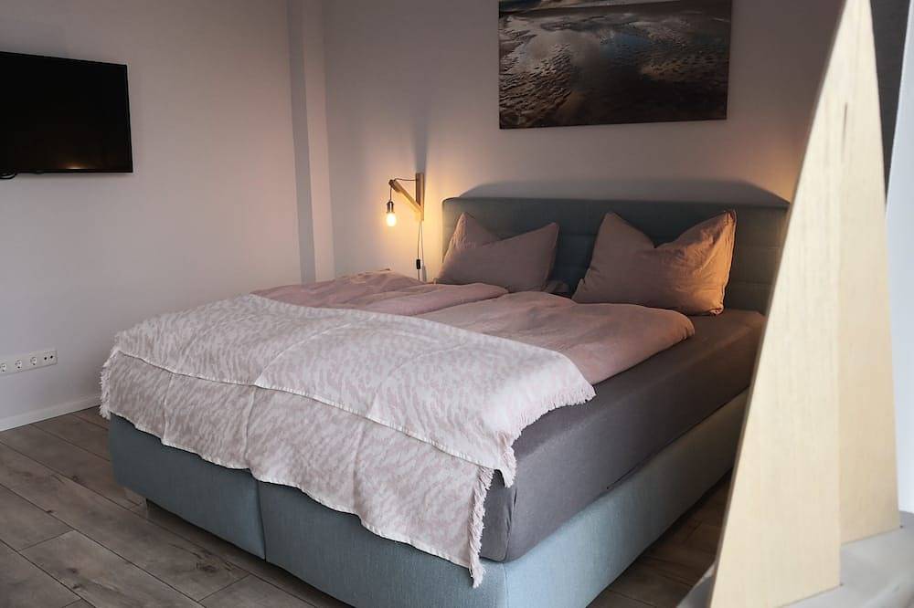 Ganze Wohnung, Traumhafte Ferienwohnung für große Familien unweit vom Deich, City und Lagune in Büsum, Dithmarschen