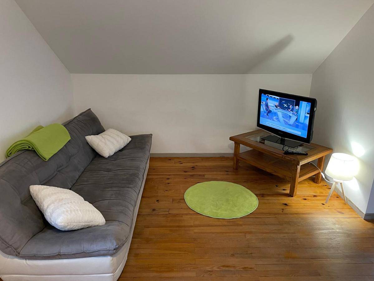 Appartement entier, Two-Bedroom Apartment in Massignieu-de-Rives, Belley