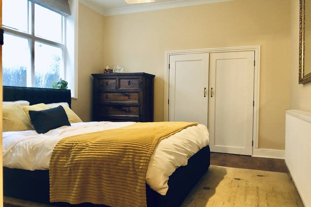 25Min to London Eye - 1300sqft Sunny 4Br Family Garden Home- Safe & Vibrant Area in Surbiton, London