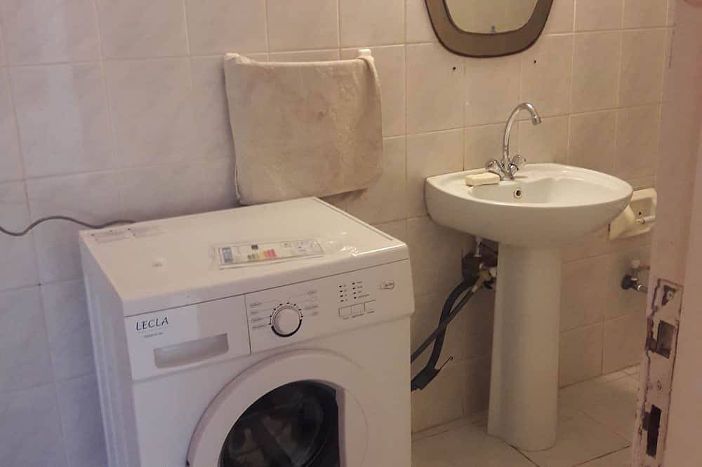 Entire apartment, This Place is so nice and quiet you will want to come every year. in Famagusta, Northern Cyprus
