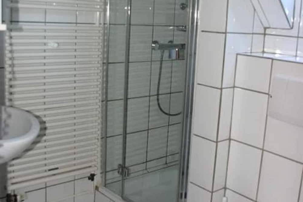 Ganze Wohnung, Ferienwohnung Pidder Lyng Fw 1: Balkon, Wlan, 500 m zum Strand in Utersum, Föhr