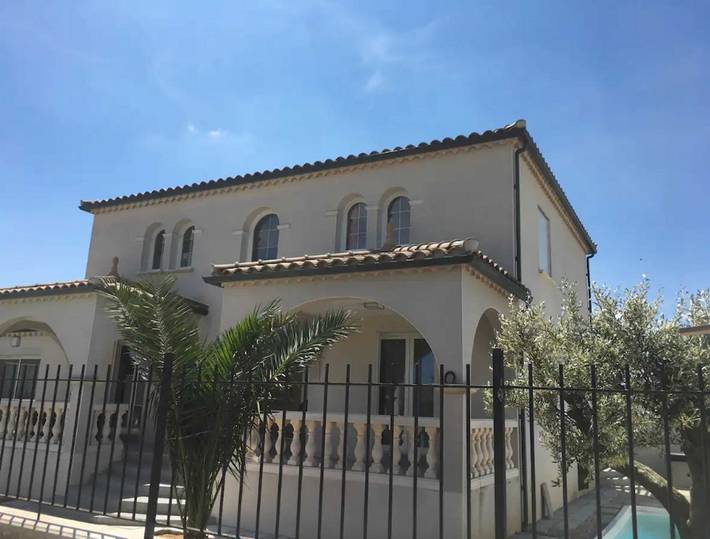 Villa per 4 persone, con terrazza e piscina in Camargue