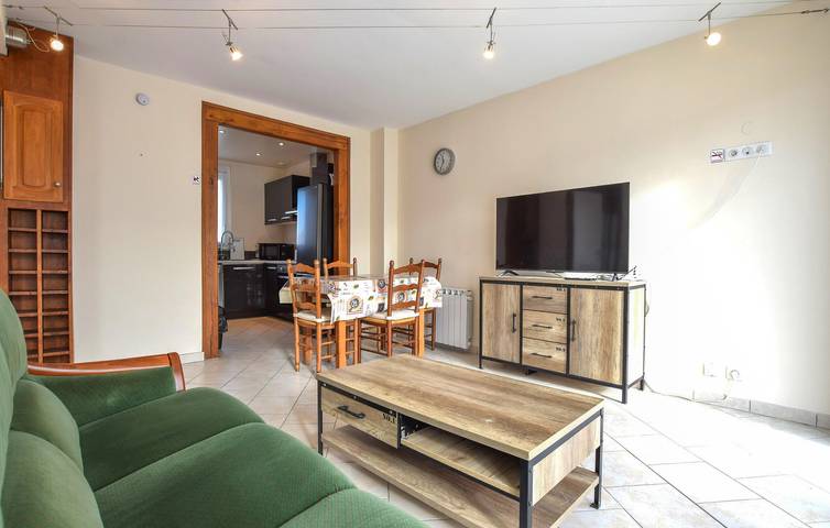 Ganze Ferienwohnung, Gemütliches Gartenapartment, 1,5 km vom Strand „Plage de la Redoute“ entfernt in Ouistreham, Caen und Umgebung