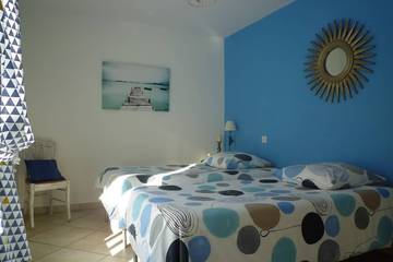 Villa pour 4 Personnes dans Hyeres, Région de Toulon, Photo 1