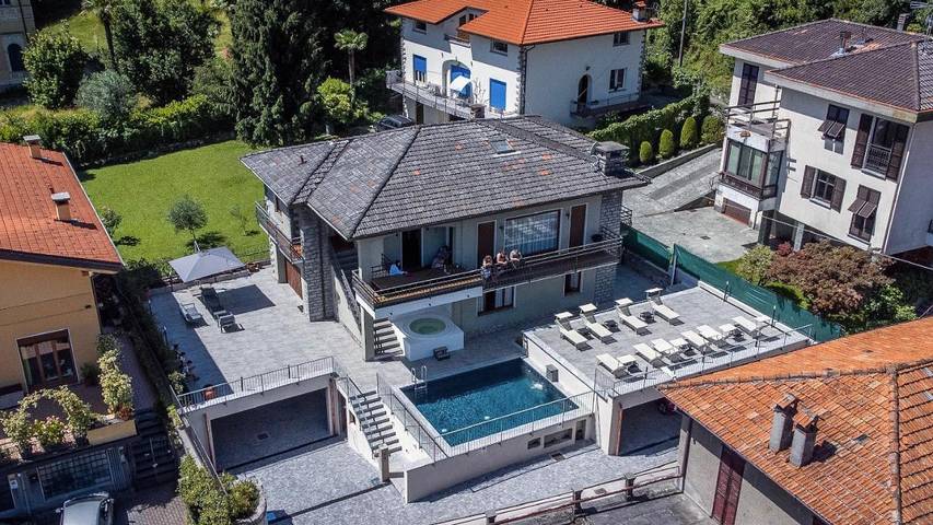 Villa voor 15 personen, with Balkon and Whirlpool as well as Terras and Tuin in Gemeente Menaggio