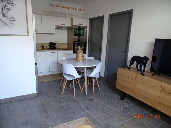 Gîte pour 4 personnes, avec terrasse et piscine à Tourbes - 3