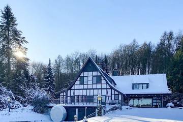 Ferienhaus für 22 Personen, mit Garten und Sauna sowie Whirlpool und Balkon in Wiehengebirge