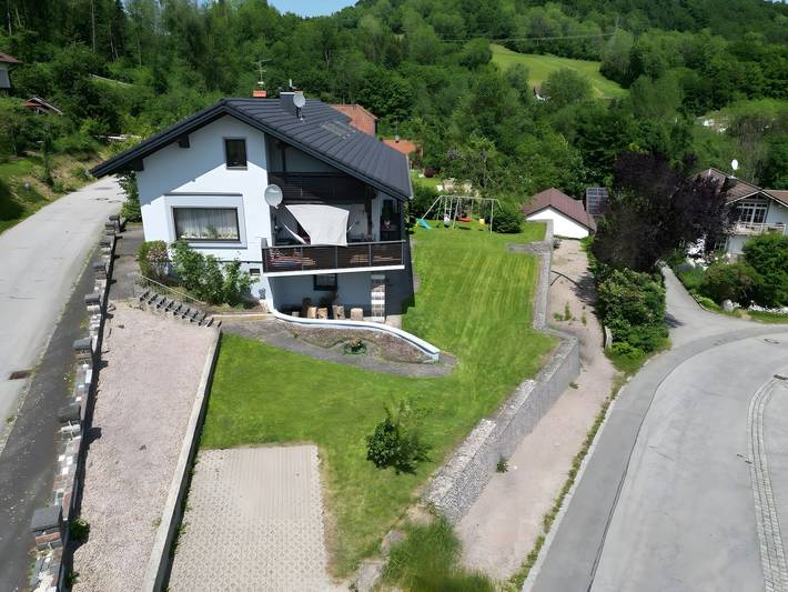 Ganze Wohnung, Ferienwohnung 'Lusen' mit Gemeinschaftsterrasse, Gemeinschaftsgarten und Wi-Fi in Perlesreut, Ostbayern