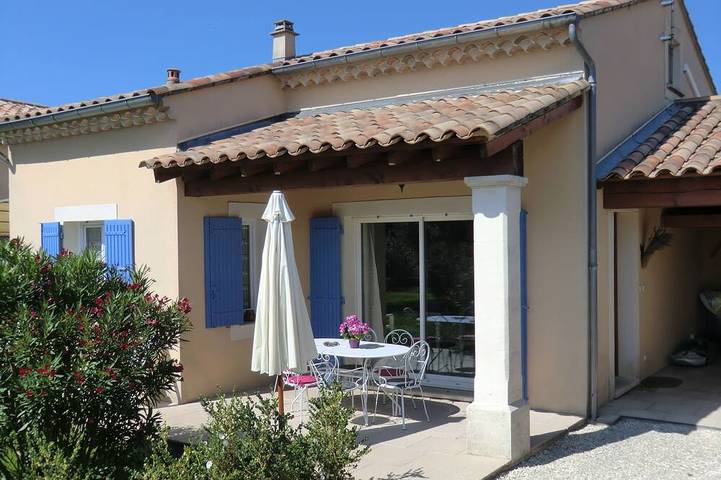 Location de vacances pour 5 personnes, avec jardin à Grillon