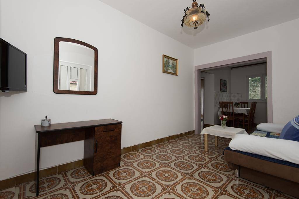 Apartamento entero, Ferienwohnung in Stupin Čeline mit Meerblick, Balkon, Klimaanlage, W-Lan (5149-1) in Rogoznica, Condado de Šibenik-Knin