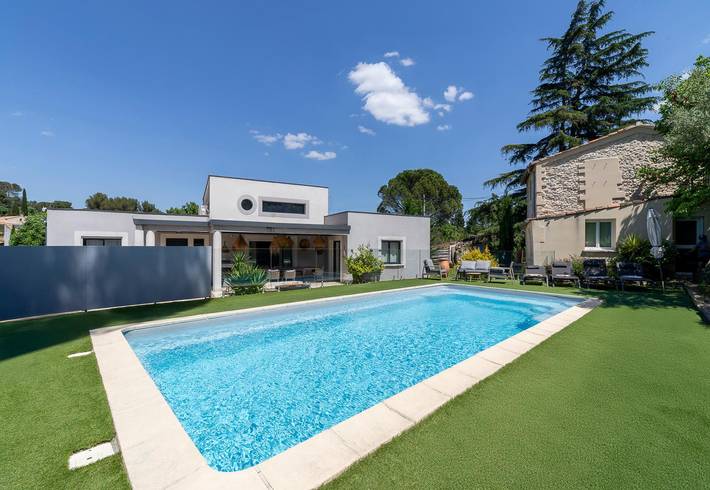Location de vacances pour 12 personnes à Nîmes
