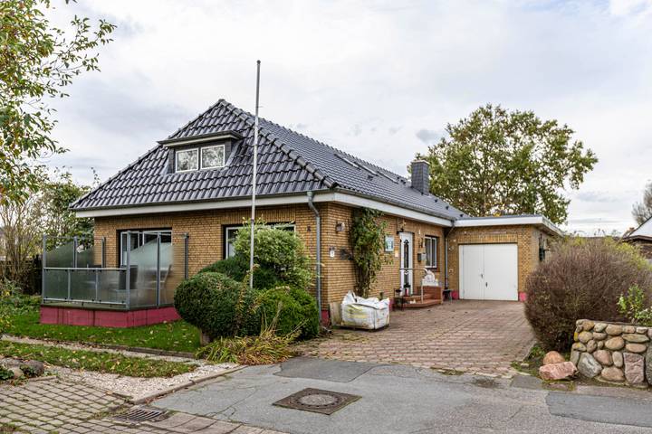 Ganze Wohnung, Ferienwohnung Heidi mit Gemeinschaftsterrasse und WLAN in Tönning, Halbinsel Eiderstedt