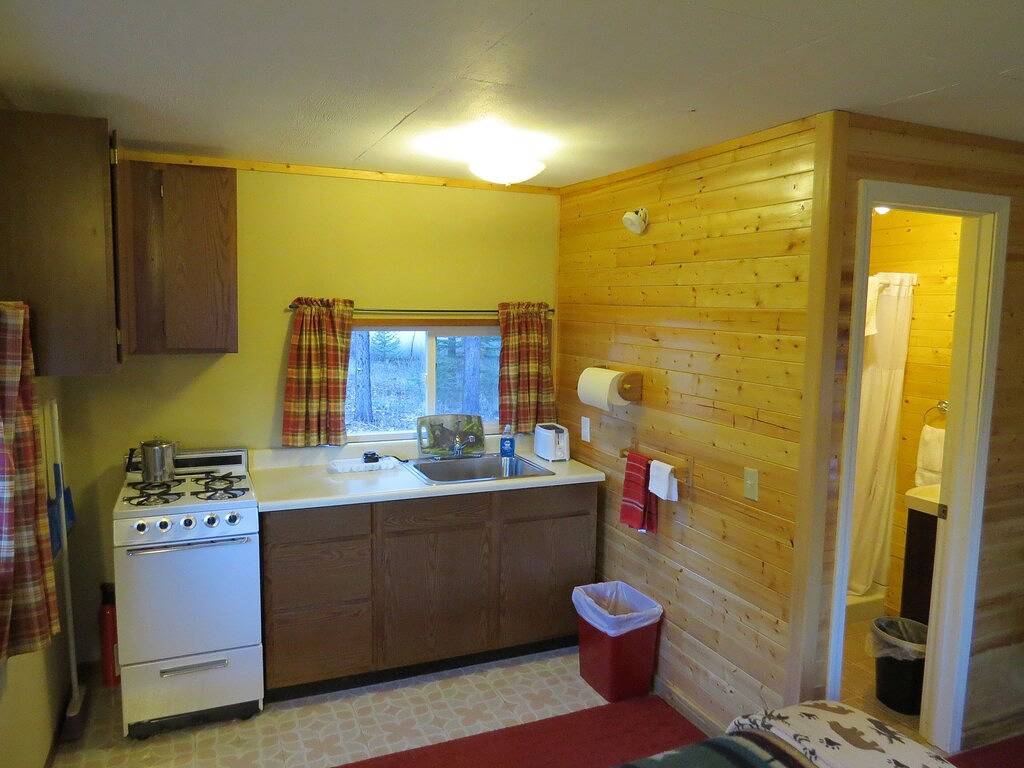 Log Cabin for 4 People in Glacier National Park, Flathead County