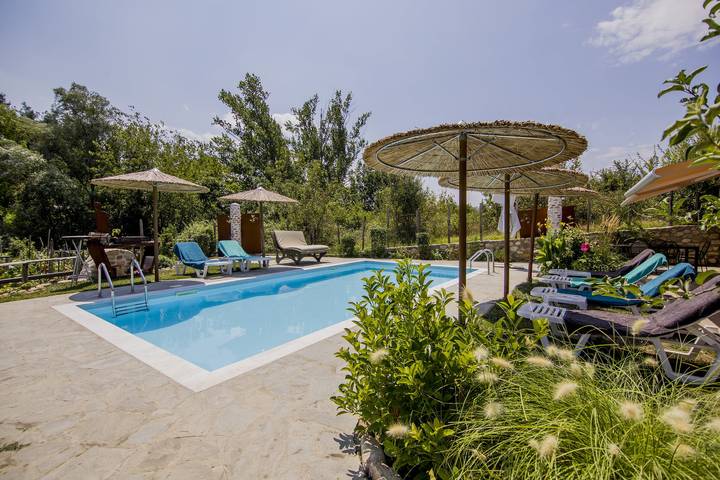 Villa per 8 persone, con piscina e giardino - 1