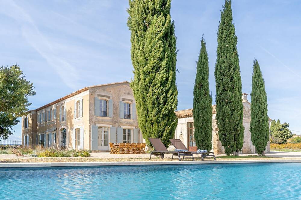 Le Grand Chêne: Ancienne Propriété Viticole avec Confort Moderne in Cairanne, Vaucluse