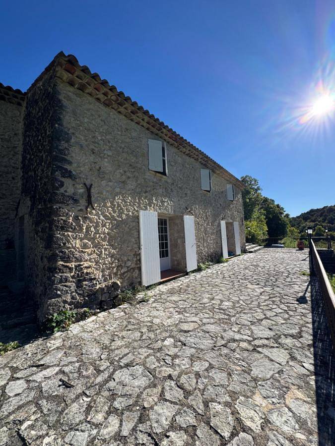 Location de vacances pour 8 personnes, avec vue et jardin, animaux acceptés à La Bastide - 4