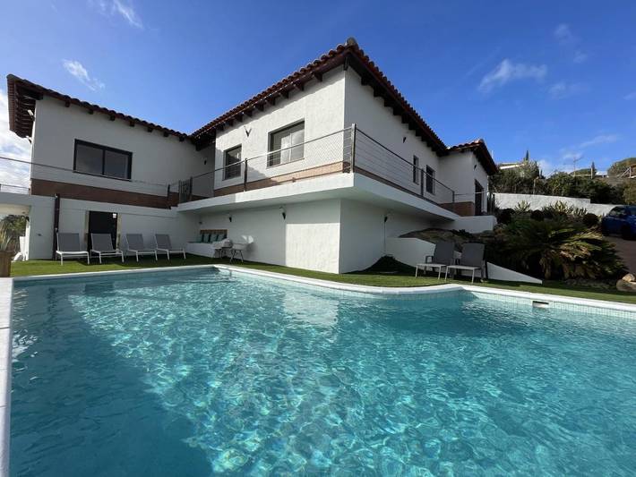 Casa rural para 10 personas, con vistas además de piscina y jardín, Se admiten mascotas en Massanet de la Selva - 2