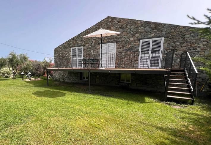 Gîte pour 10 personnes, avec Jacuzzi ainsi que Terrasse et Jardin dans Haute-Corse