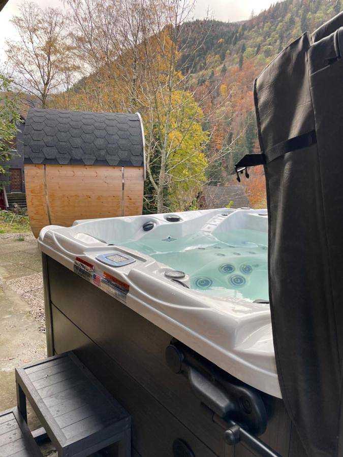 Gîte pour 5 personnes, avec Balcon et Jacuzzi ainsi que Terrasse et Jardin à Mittlach