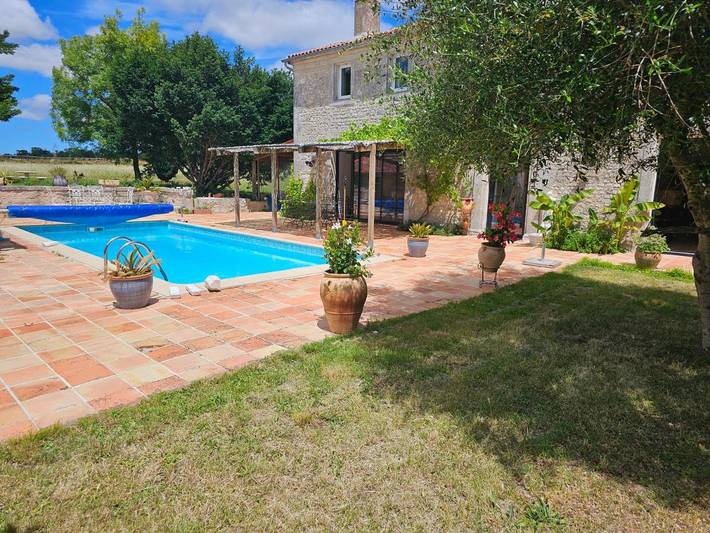 Chambre d’hôte pour 2 personnes, avec Terrasse et Jardin ainsi que Piscine et Vue