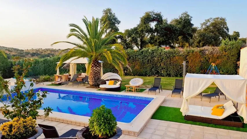 Casa de vacaciones para 10 personas, con jardín además de jacuzzi y piscina, Familias con niños - 1