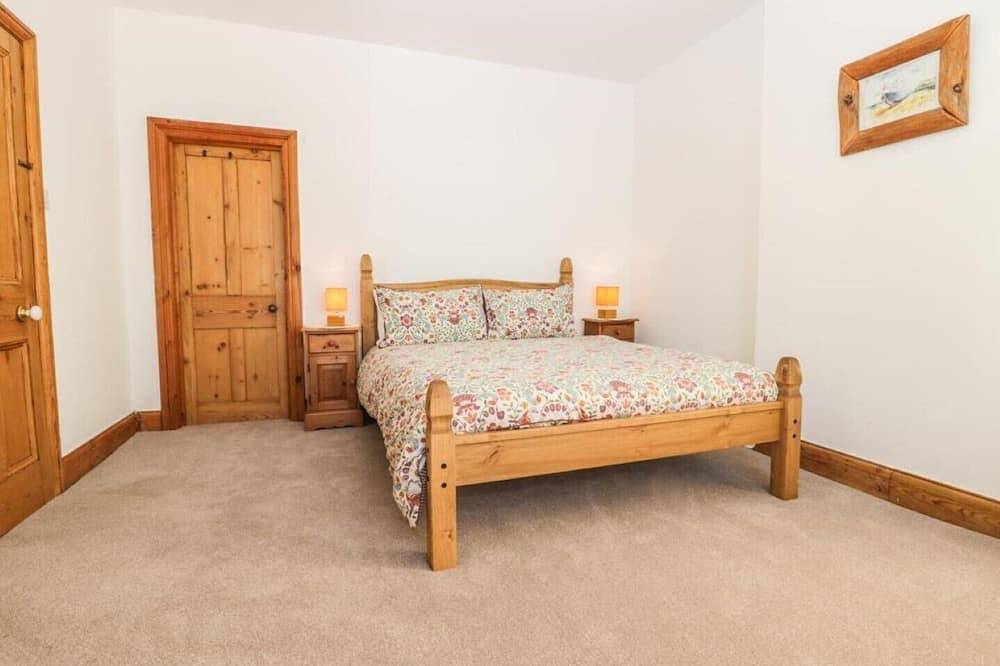 Entire apartment, Falconhurst - locally owned in fantastic Robin Hoods Bay! in Robin Hood's Bay, North York Moors National Park
