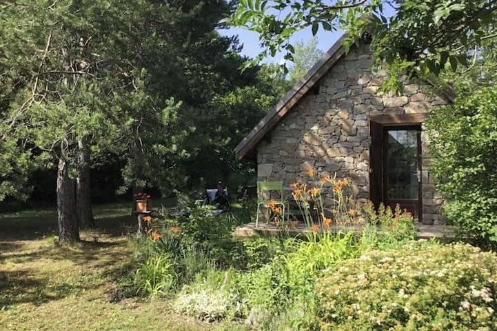 Gîte pour 4 personnes, avec Terrasse et Jardin à Crots