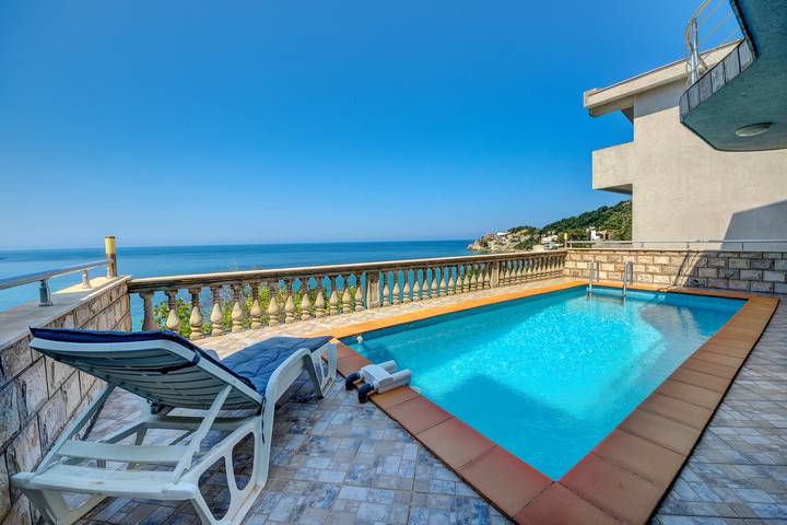 Ferienhaus für 8 Personen, mit Balkon und Terrasse sowie Garten in Montenegro - 3