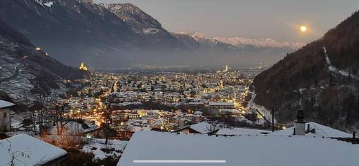 Gîte pour 4 personnes, avec vue et terrasse à Martigny