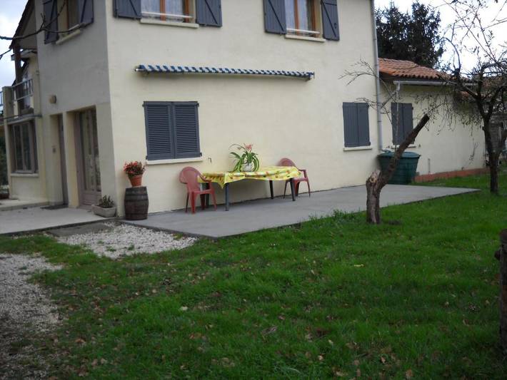 Location de vacances pour 5 personnes, avec jardin, animaux acceptés à Podensac