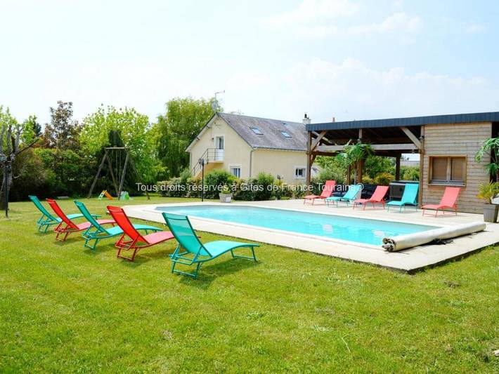 Location de vacances pour 6 personnes, avec jardin ainsi que terrasse et piscine à Saint-Paterne-Racan