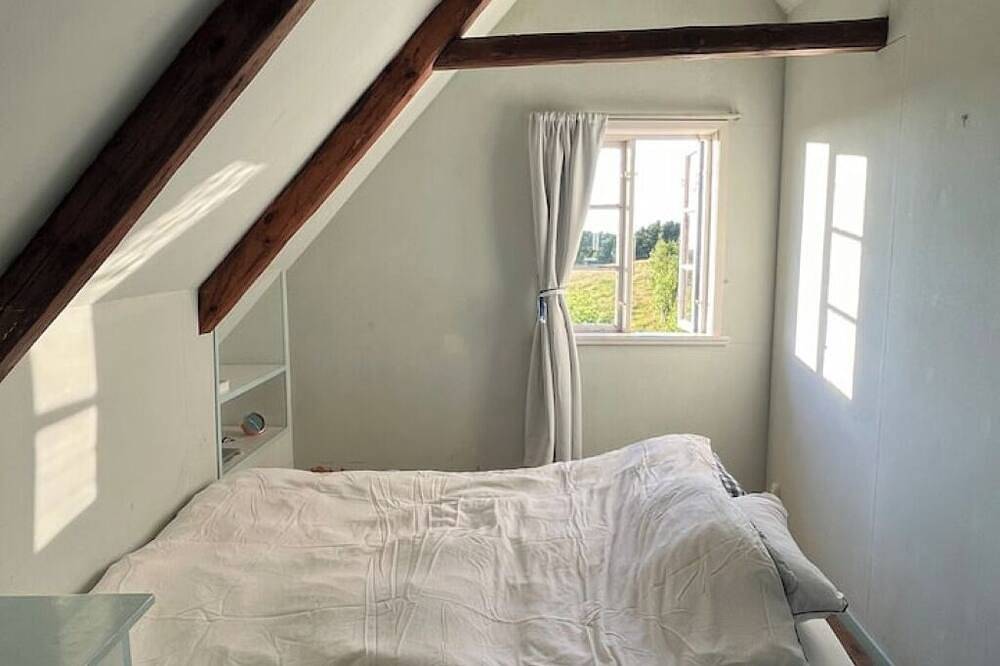 Backstugan – Seaside Cottage in a Nature Reserve with Sunset Views in Helsingborg, Skane