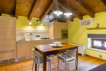Ferienwohnung für 4 Personen, mit Whirlpool und Balkon in Verona