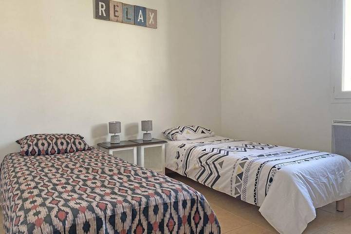 Appartement entier, Location vacances maison piscine Mouries. in Mouriès, Région d'Arles