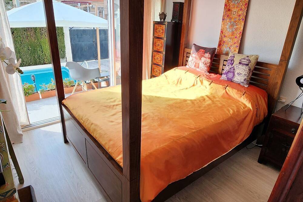 10 minutes to the beach! Double room with pool view in quiet B&B Costa Blanca in San Fulgencio, Costa Blanca