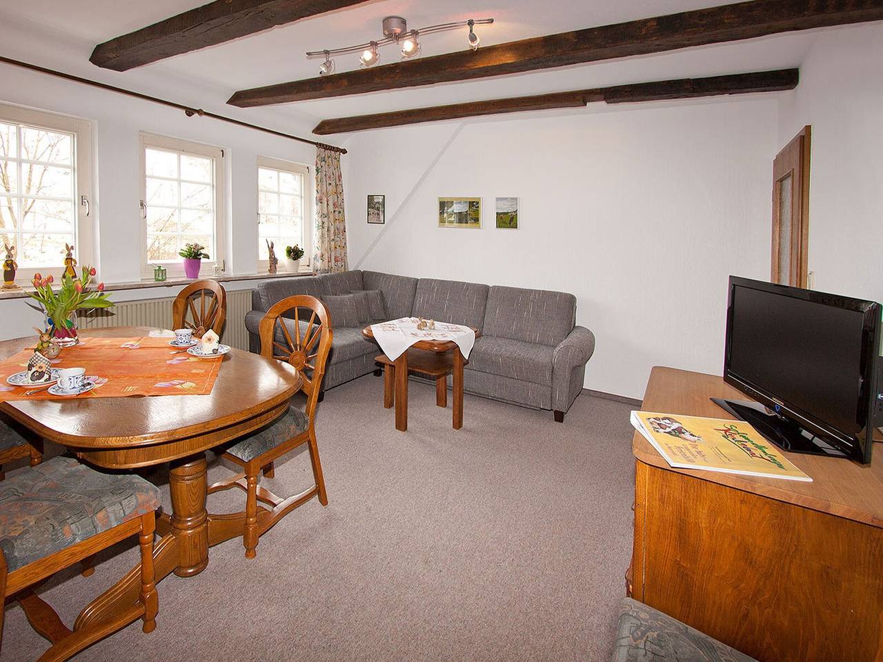 Ganze Wohnung, Ferienwohnung 'Pferd' mit Bergblick, Gemeinschaftsterrasse und Wi-Fi in Lenne (Schmallenberg), Schmallenberg